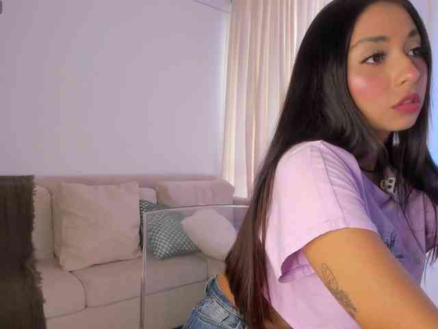 IrinaTannedd webcam