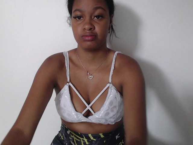 Stormihills live cam on BongaCams