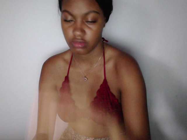 Stormihills, 18 y/o - Live Cam on BongaCams