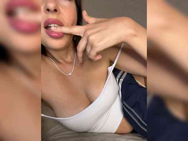 ElviraMilf webcam