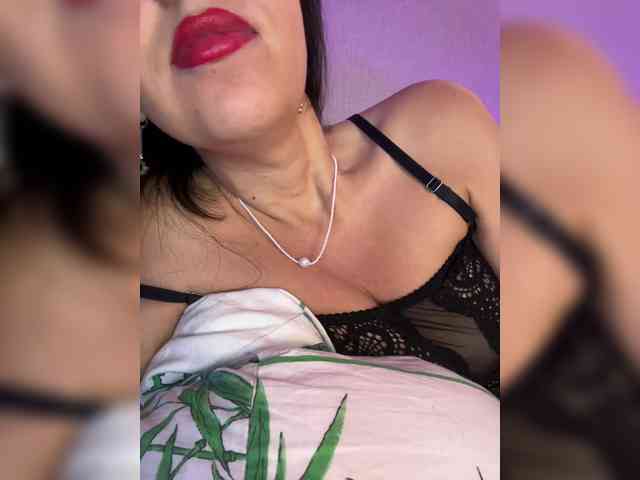 ElviraMilf webcam