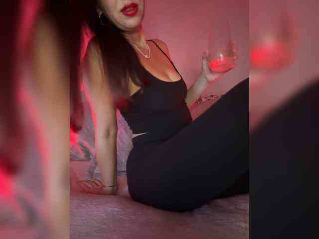 ElviraMilf webcam