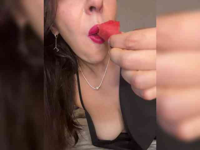 ElviraMilf webcam
