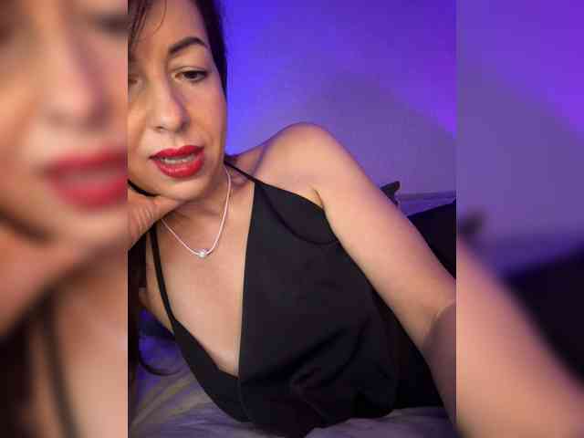 ElviraMilf webcam