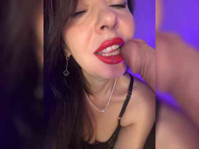 ElviraMilf webcam