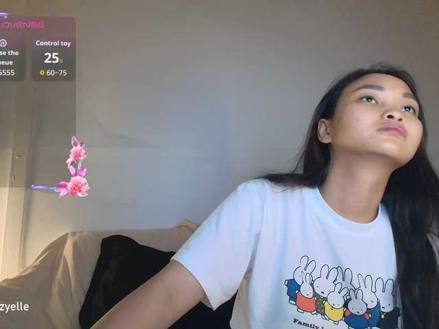 RozyElle live webcam show
