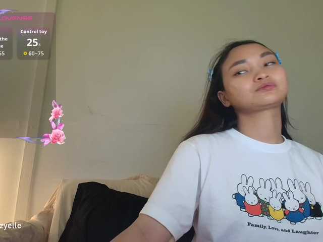 RozyElle live webcam show