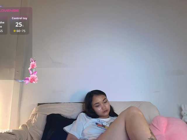 RozyBlack live cam on BongaCams