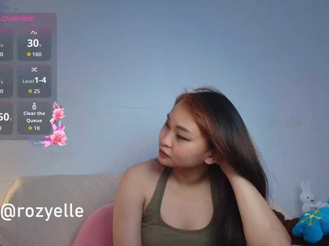 RozyElle live cam preview