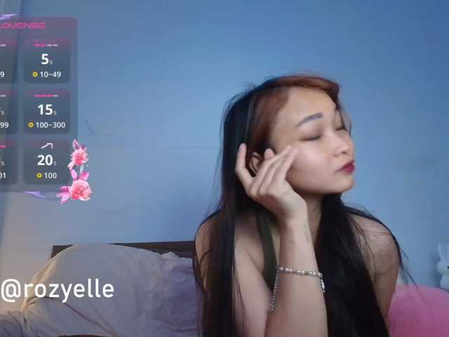 RozyBlack live cam on BongaCams