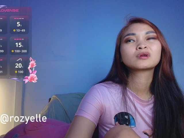 RozyBlack live cam on BongaCams