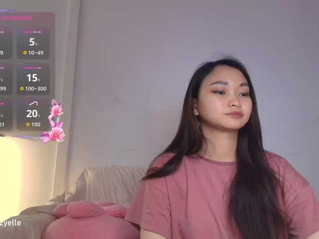 RozyElle webcam