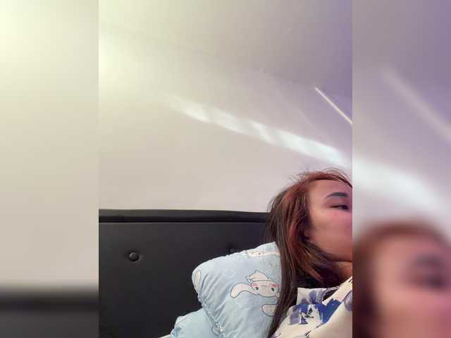 RozyElle — live female cam