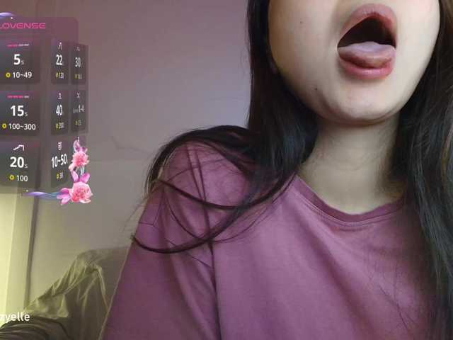 RozyBlack live cam on BongaCams
