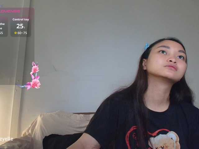 RozyElle live webcam show