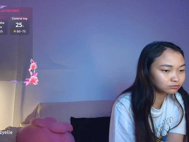RozyElle live webcam show