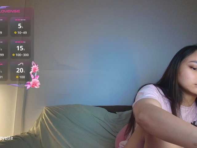 RozyBlack live cam on BongaCams