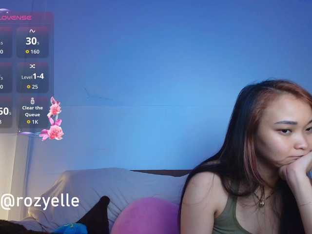 RozyElle live cam preview