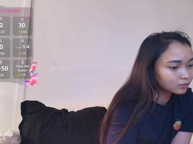 RozyElle live webcam show