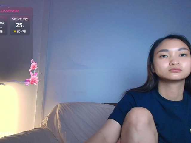 RozyElle live webcam show