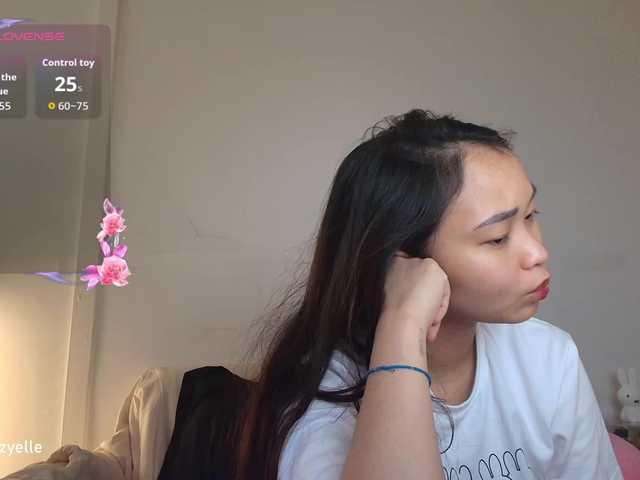 RozyElle live webcam show