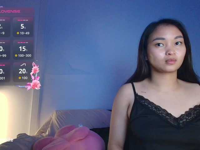 RozyElle live webcam show