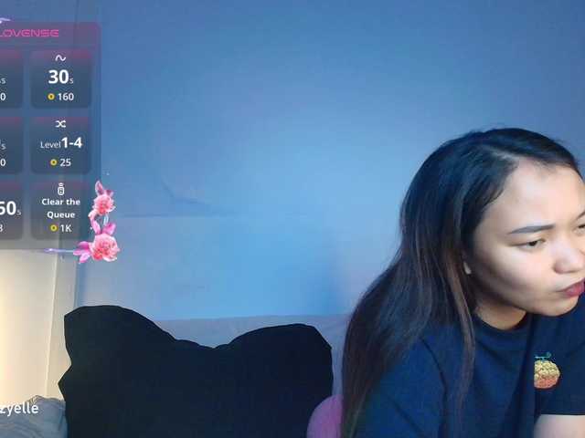 RozyElle live webcam show