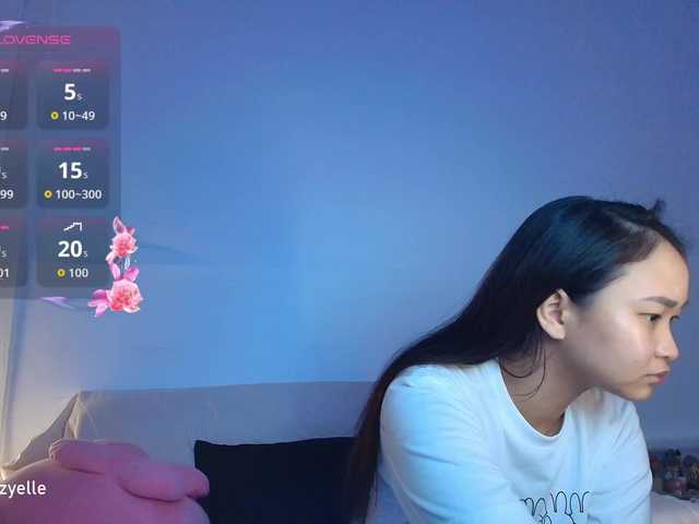 RozyElle live webcam show