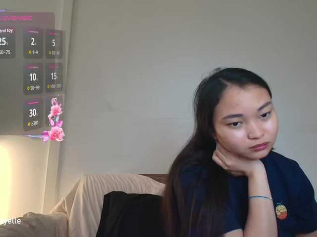 RozyElle live webcam show
