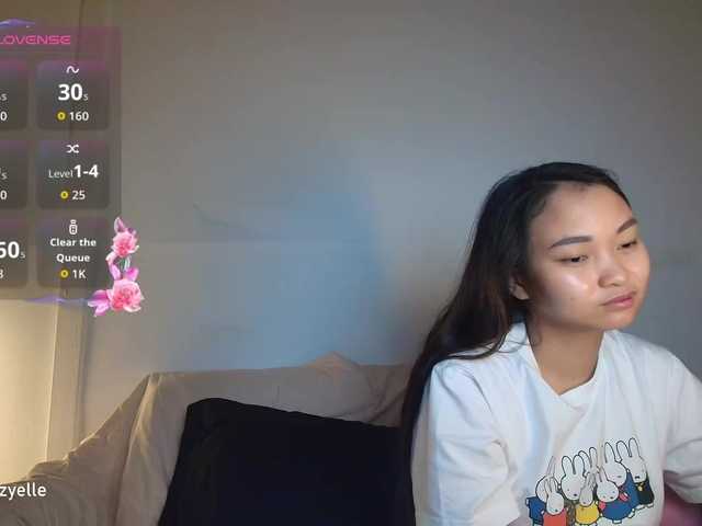 RozyElle live webcam show