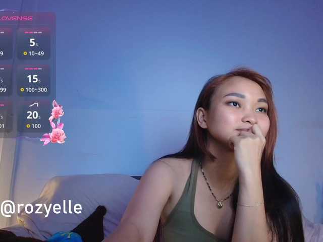 RozyBlack live cam on BongaCams