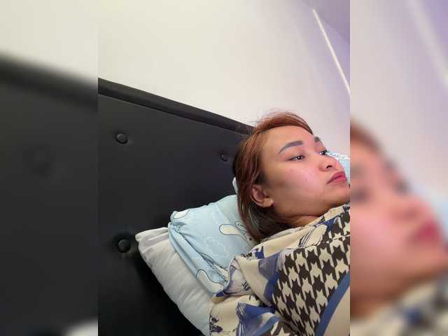 RozyElle — live female cam