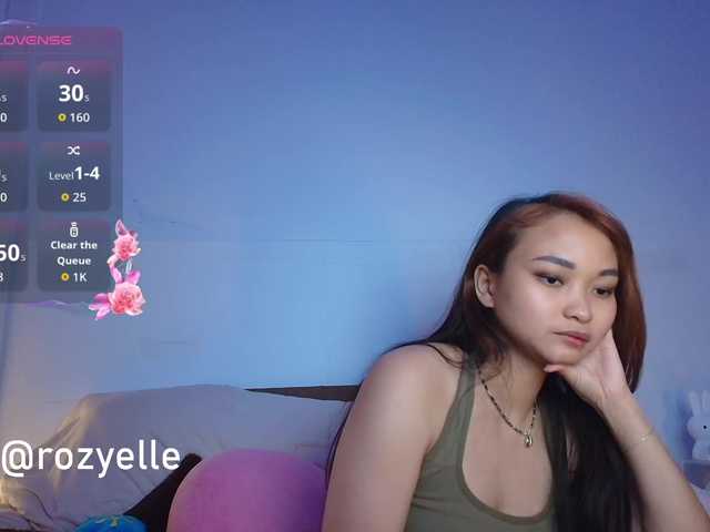 RozyElle live cam preview