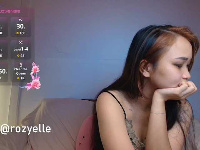 RozyBlack live cam on BongaCams