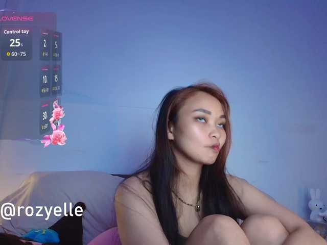 RozyBlack live cam on BongaCams