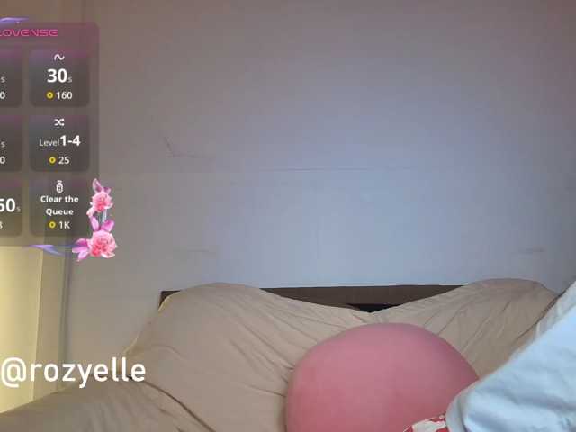 RozyBlack live cam on BongaCams