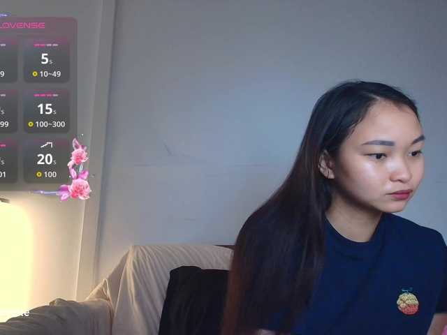 RozyElle live webcam show