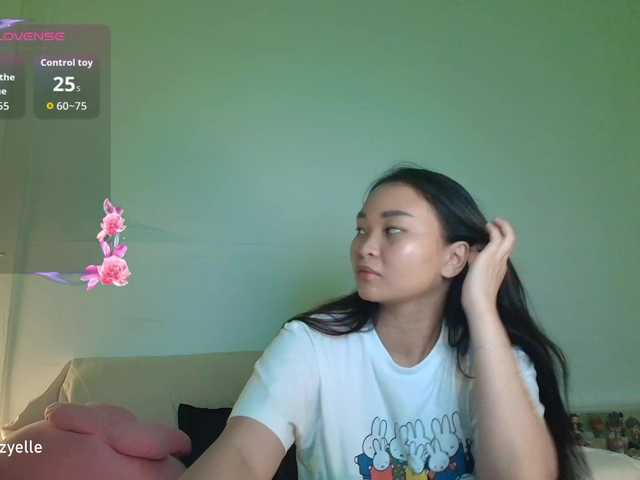 RozyElle live webcam show