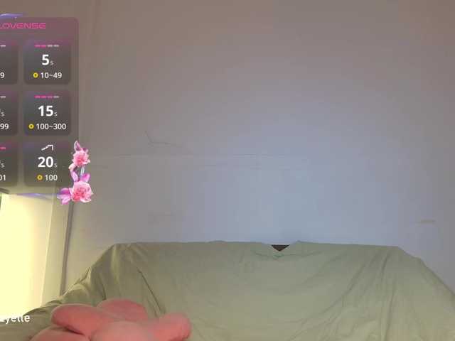 RozyBlack live cam on BongaCams