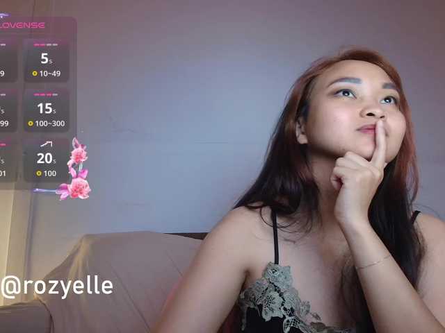 RozyBlack live cam on BongaCams