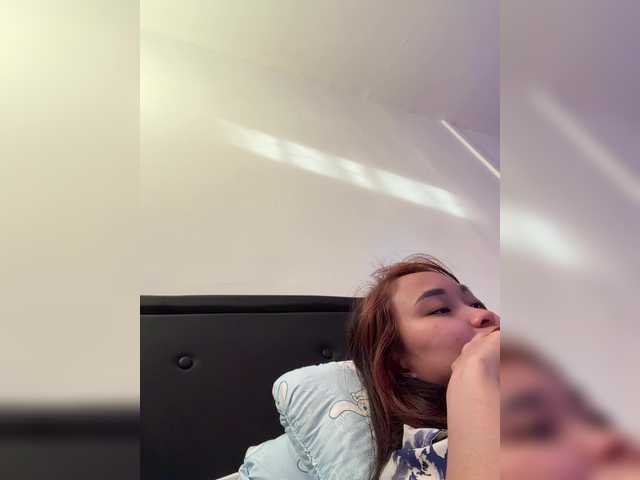 RozyElle — live female cam