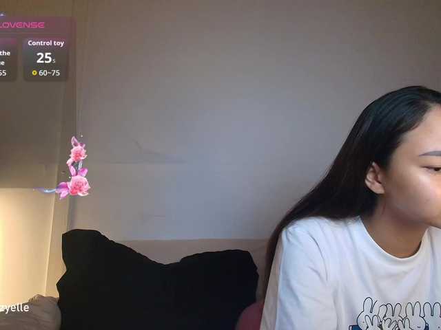 RozyElle live webcam show