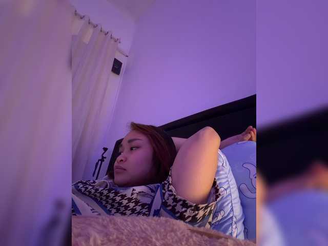 RozyBlack live cam on BongaCams