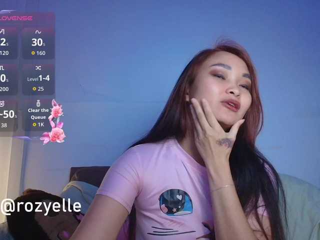 RozyBlack live cam on BongaCams