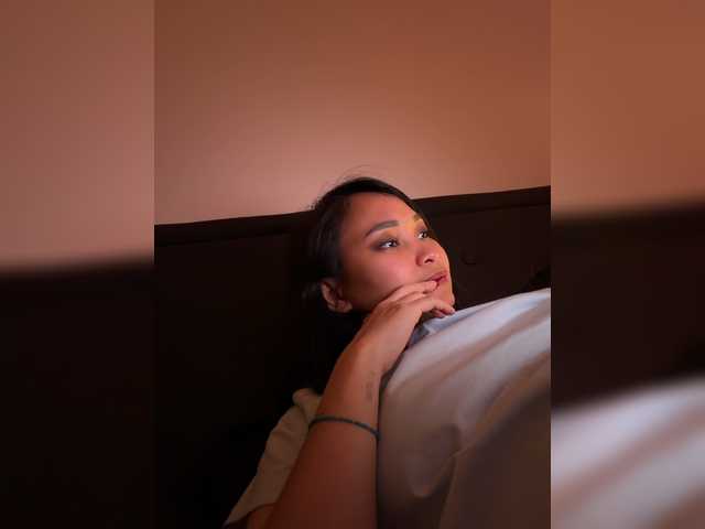RozyBlack live cam on BongaCams