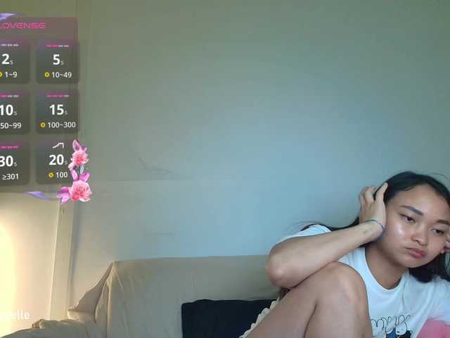 RozyElle live webcam show