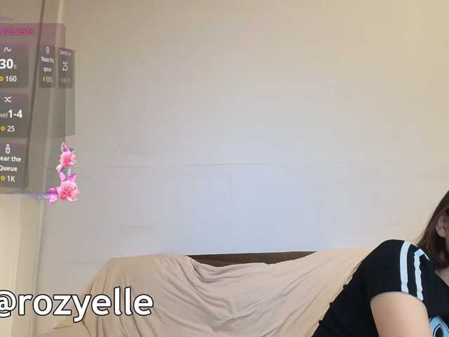RozyElle live cam preview