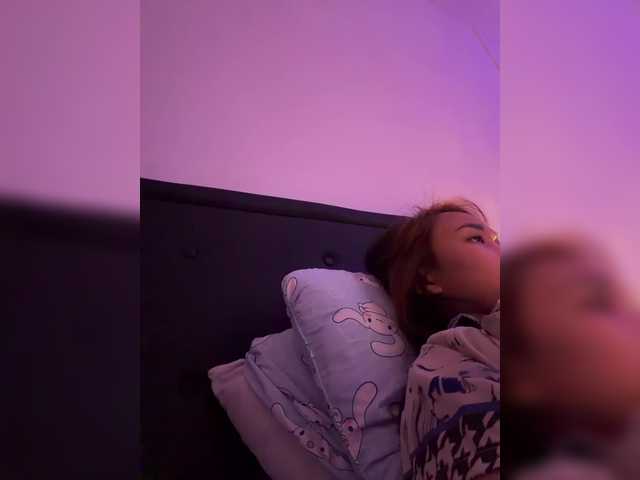 RozyElle — live female cam
