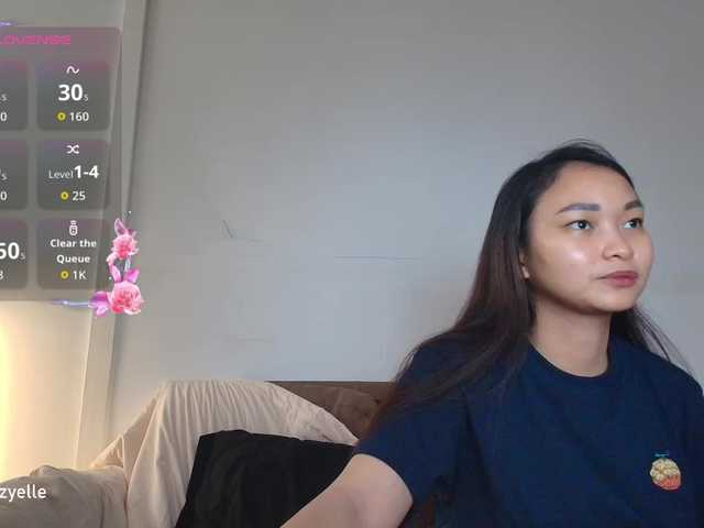 RozyElle live webcam show