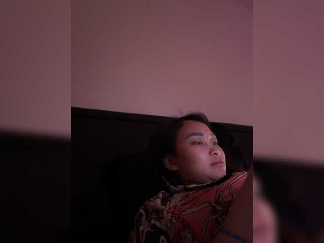 le modèle RozyElle est en webcam porno dans un show sur le site bongacams, il possède les tags suivants: Asian,Brunette,Shaved